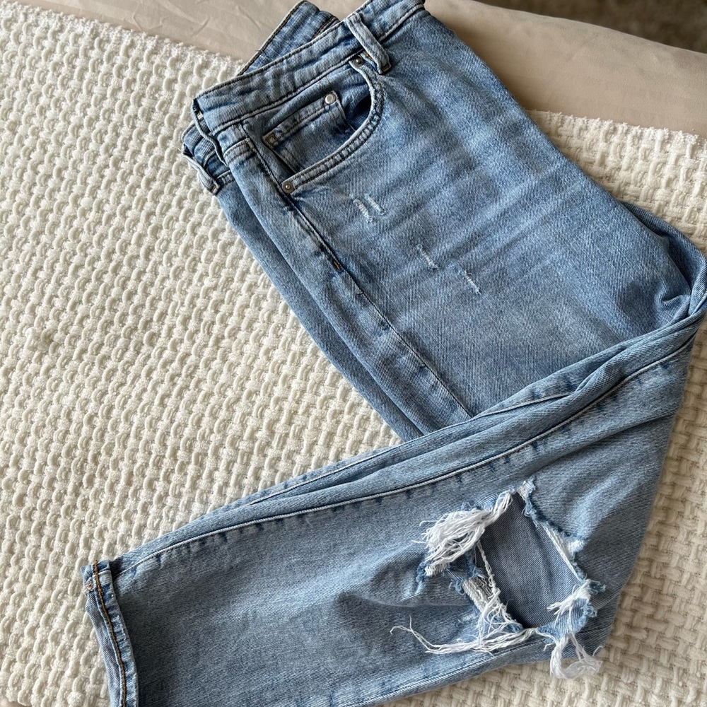 Vintage Denim Style Ripped Mom Jeans